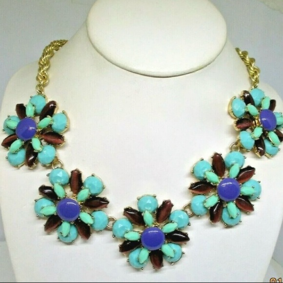 Banana Republic Jewelry - Banana Republic Statement Necklace Gold Tone
